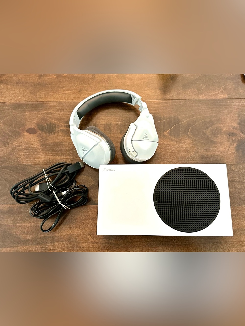 🌟 Xbox Series S Console with White Turtle Beach Wireless Headset